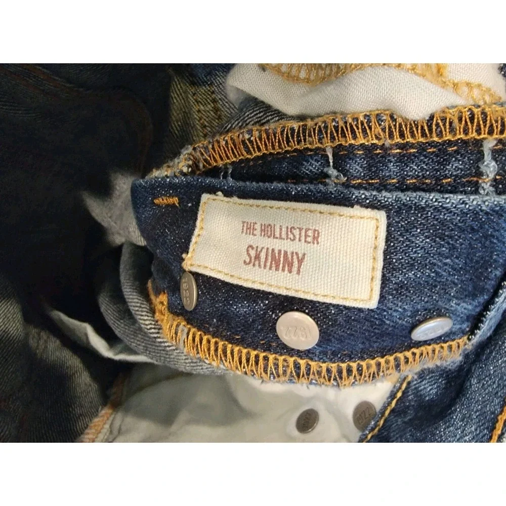 Hollister nice pair